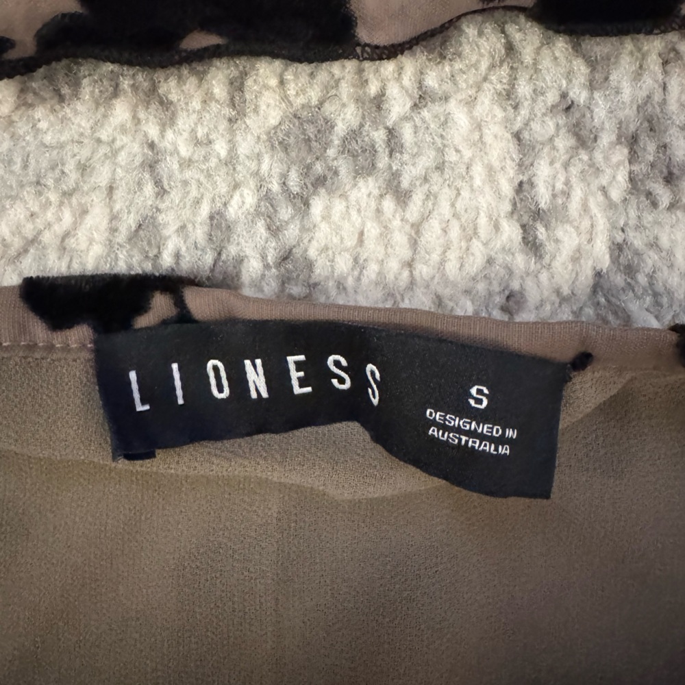Lioness Floral Skirt Set - Picture 5 of 7